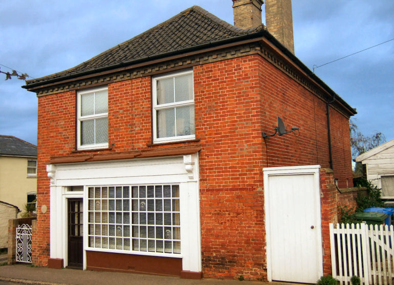 This building was built by Frederick Rumbelow, father of
the grocer, Phillip